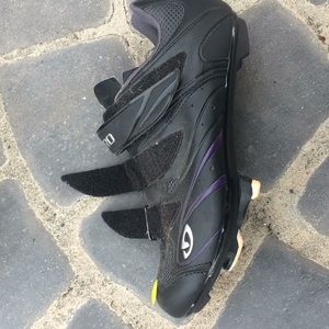 Giro clip less bike shoes